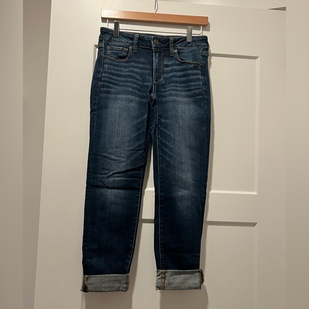 American Eagle Blue Cropped Ankle Jeans